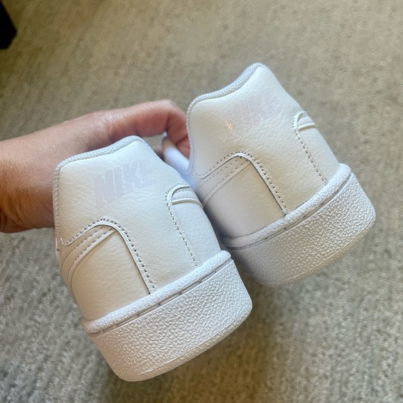 NIB Nike court royale - Picture 5 of 8